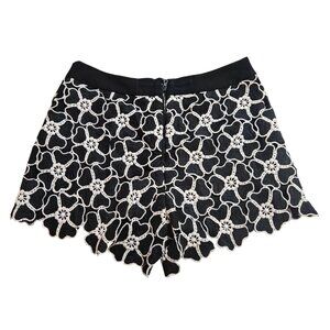 Alice + Olivia Floral Lace Shorts Black White S Summer Y2K Resort Trendy